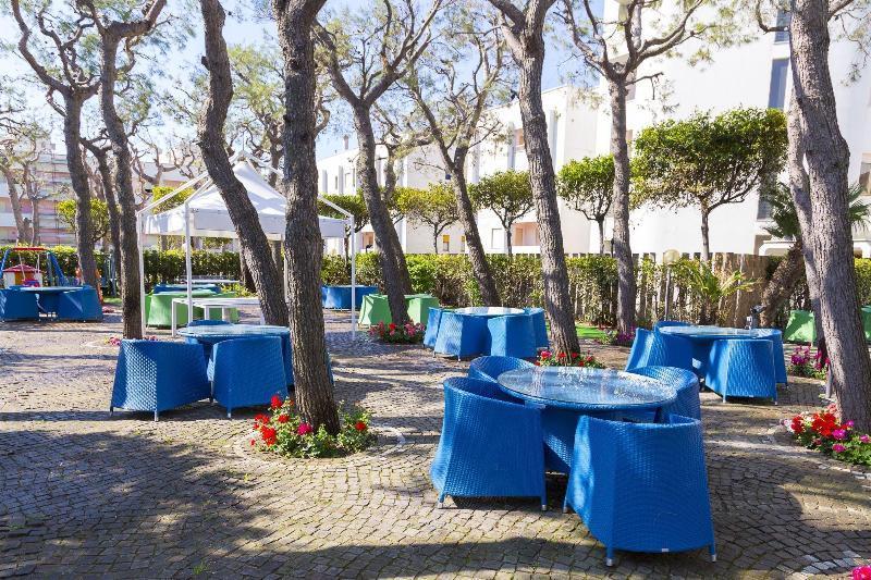 Hotel Sporting Сан-Бенедетто-дель-Тронто Экстерьер фото